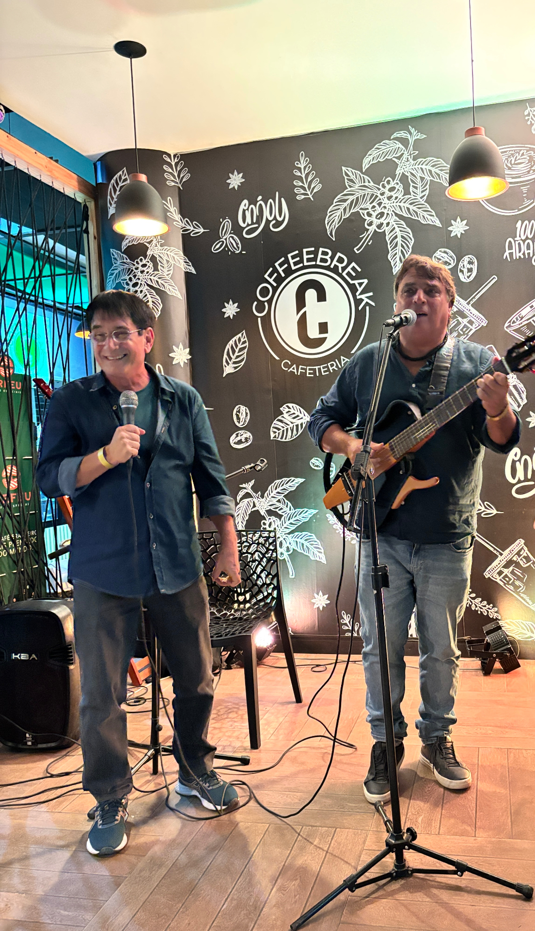 Paulo Façanha e Biafra em show na Coffeebreak Cafeteria